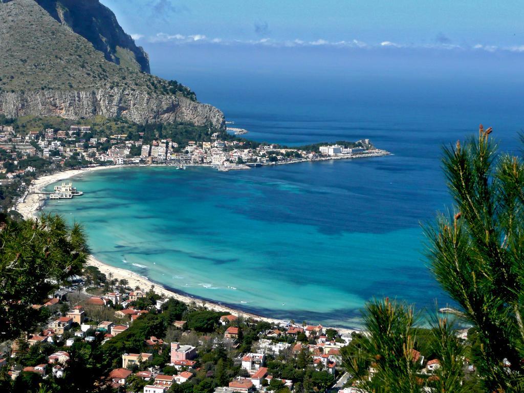 Apartment In A Villa A Mondello Εξωτερικό φωτογραφία